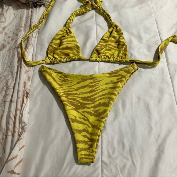 Skatie Yellow Zebra Print Bikini | Top and Bottom | Size M - Picture 2 of 4